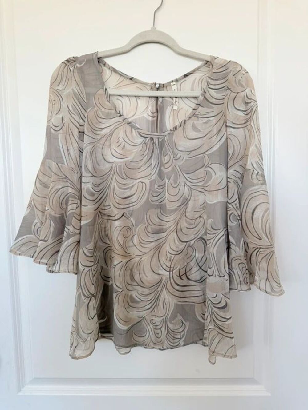 Willow & Clay Boho Abstract Swirl Top S